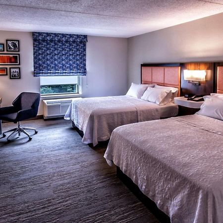 Hampton Inn & Suites Staten Island New York Exterior foto