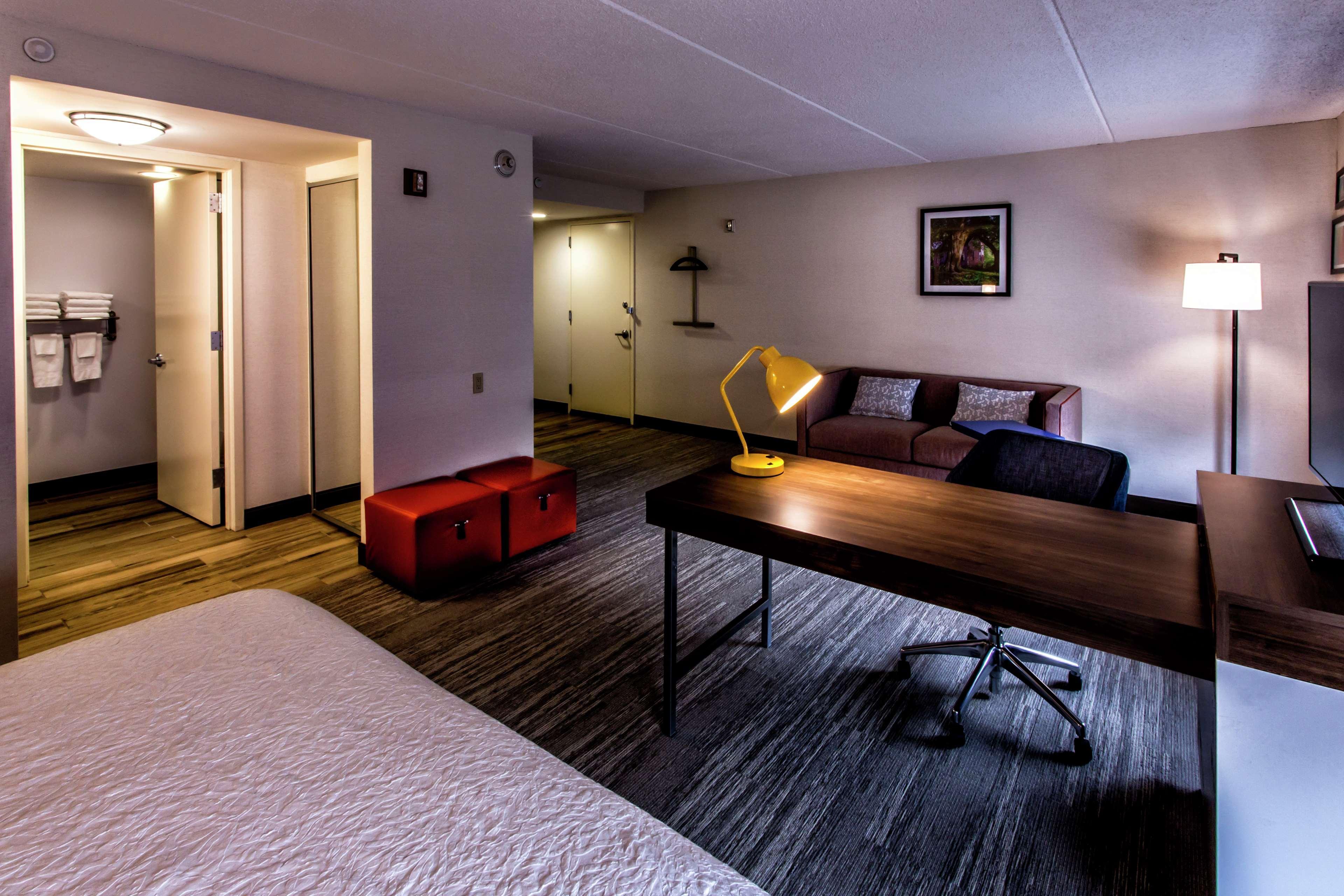 Hampton Inn & Suites Staten Island New York Exterior foto