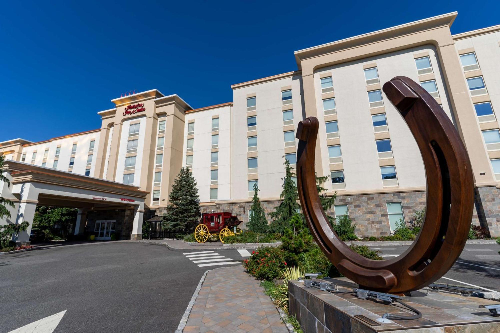 Hampton Inn & Suites Staten Island New York Exterior foto